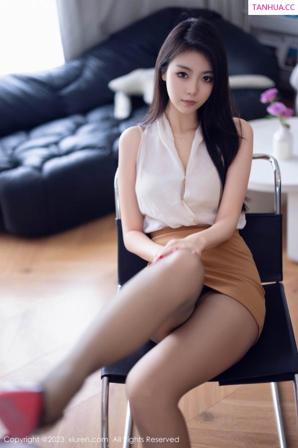 可乐Vicky  [XiuRen]高清写真图 2023.09.14 No.7387 可乐Vicky 黑丝美腿第27张图片